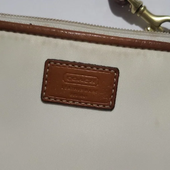 Coach Off White Wristlet Wallet - Picture 2 of 5
